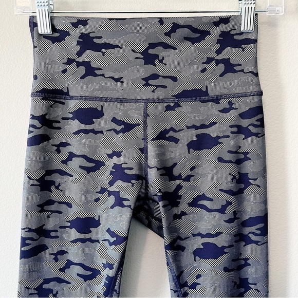 ZYIA Active NWT Silver Camo Supreme Hi-Rise 7/8 24” Leggings Size 6-8 - Picture 7 of 13